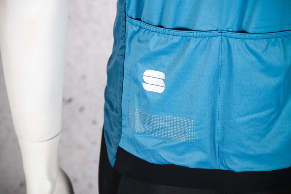 2023 Sportful Giara Layer Vest - pocket detail.jpg