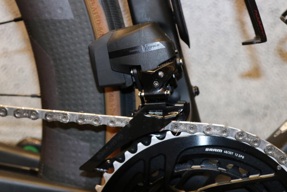 2023 SRAM Force AXS front derailleur - 1 (1).jpg