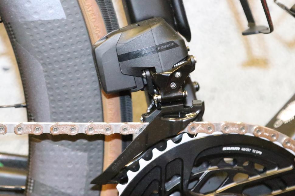 2023 SRAM Force AXS front derailleur - 1 (2).jpg