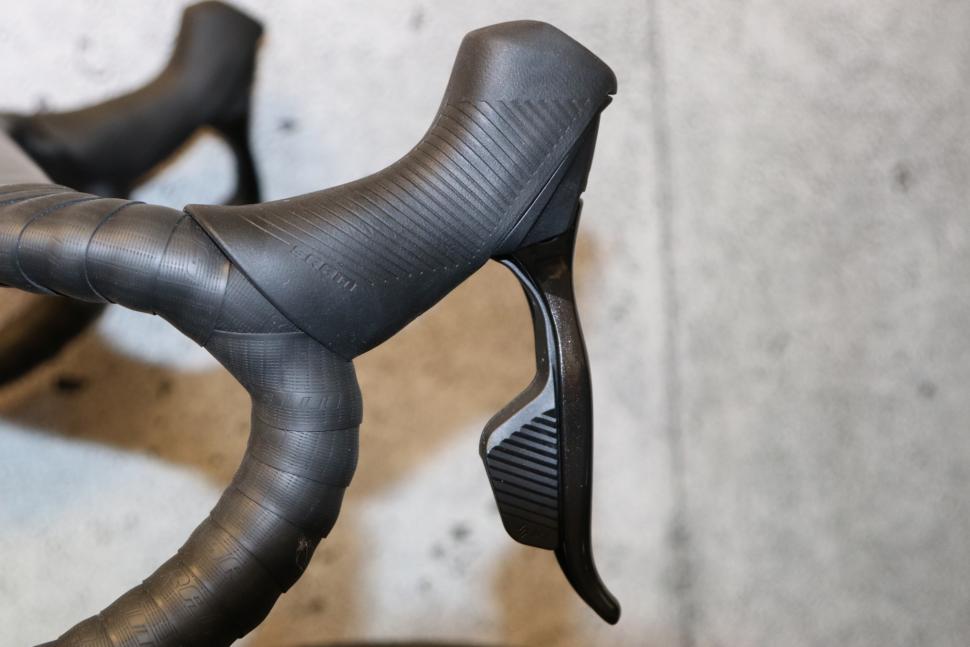 2023 SRAM Force AXS lever - 1 (1).jpg