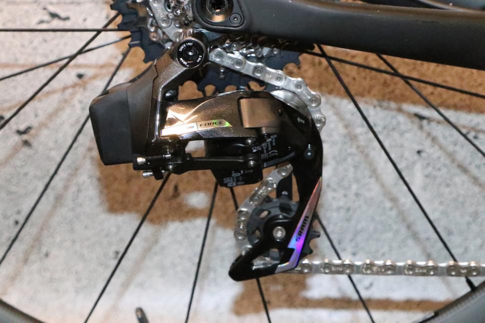 2023 SRAM Force AXS rear derailleur - 1 (2).jpg