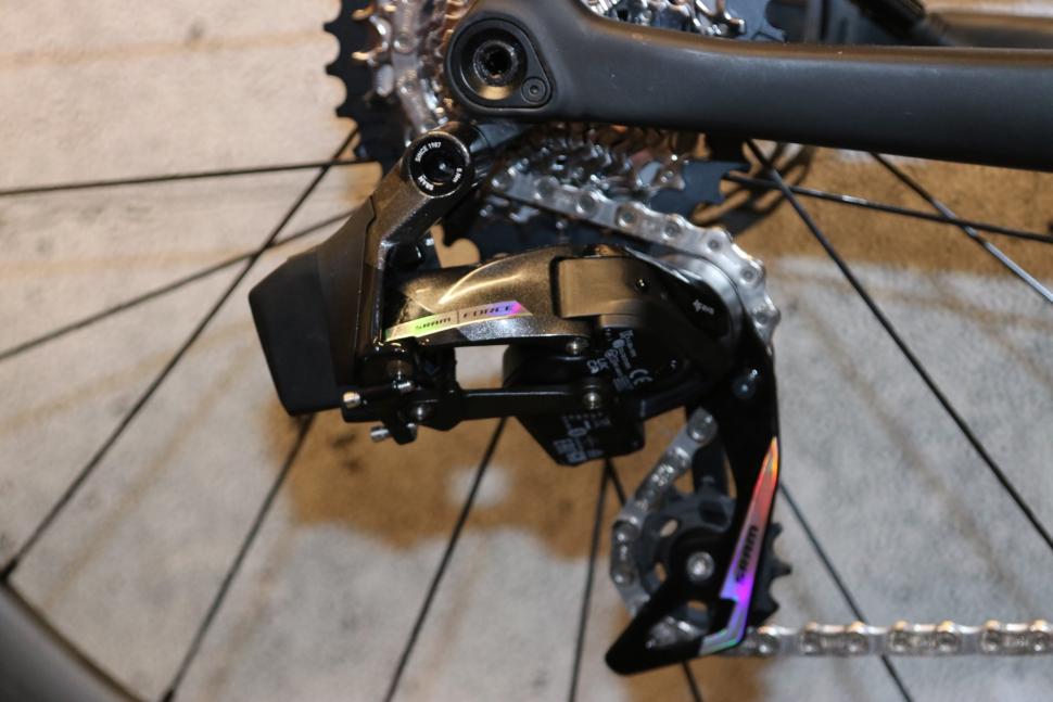 2023 SRAM Force AXS rear derailleur - 1.jpg