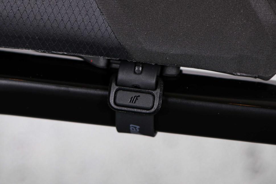 2023-tailfin-top-tube-bag-11-litre-strap-detail-1.jpg