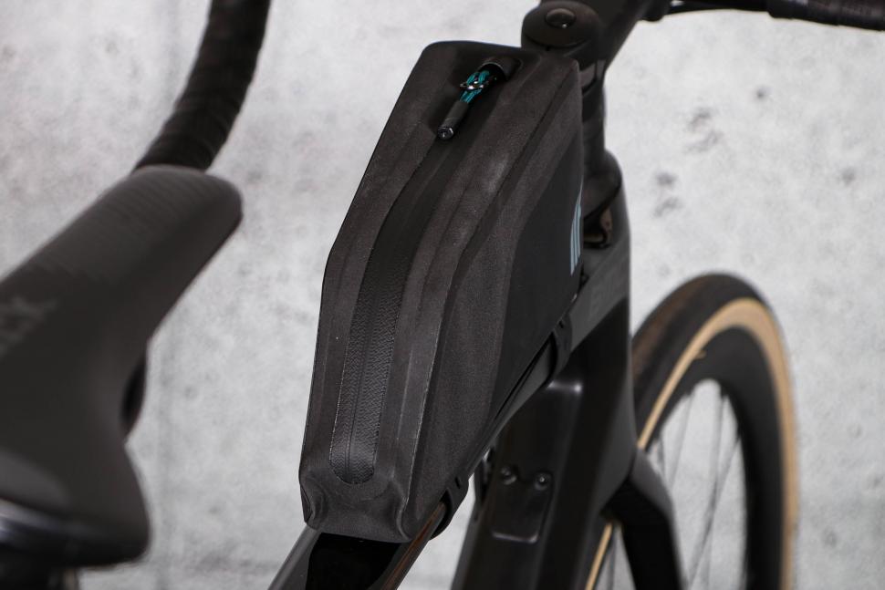 2023-tailfin-top-tube-bag-11-litre-top.jpg
