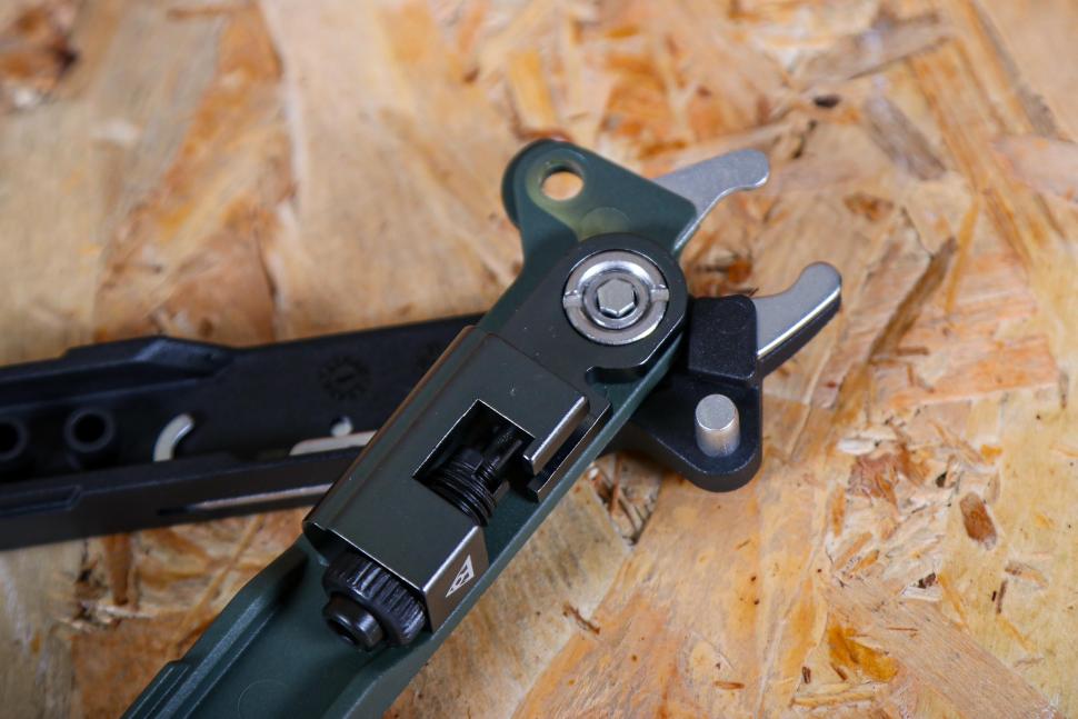 2023 Topeak Power Lever Pro - plier mode 1 detail.jpg