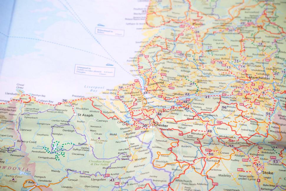 2023 The Ultimate UK Cycle Route Planner 4th Edition - map detail 1.jpg