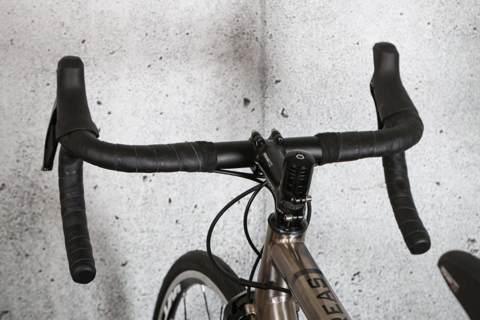 2023 Van Nicholas Boreas - bars 3.jpg