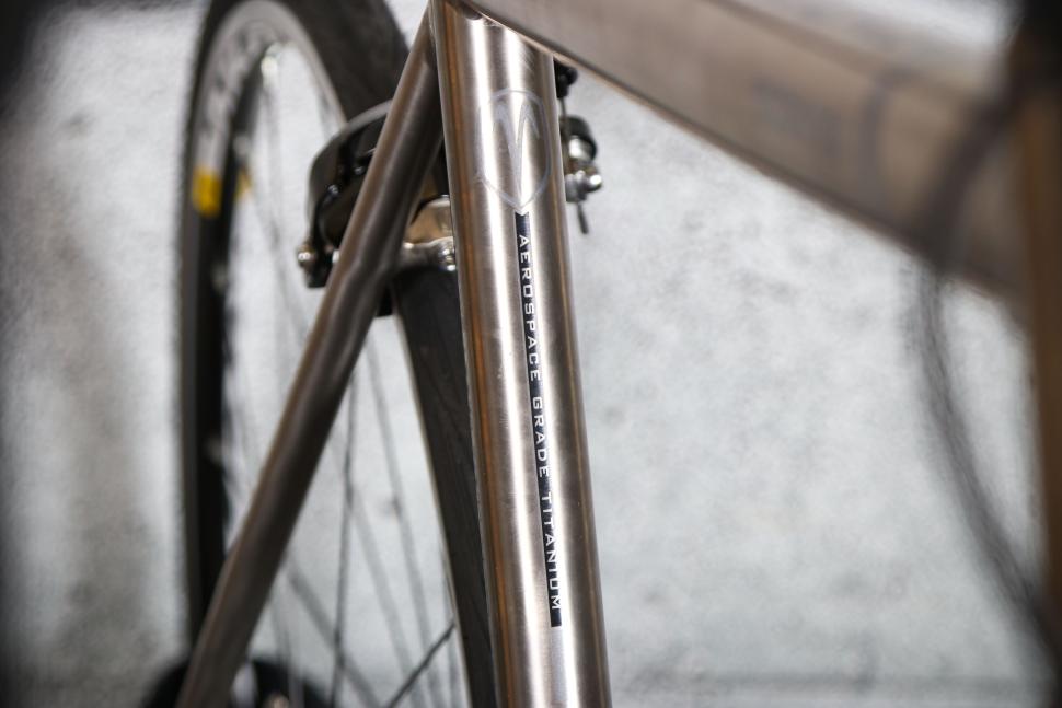 2023 Van Nicholas Boreas - seat tube detail 2.jpg