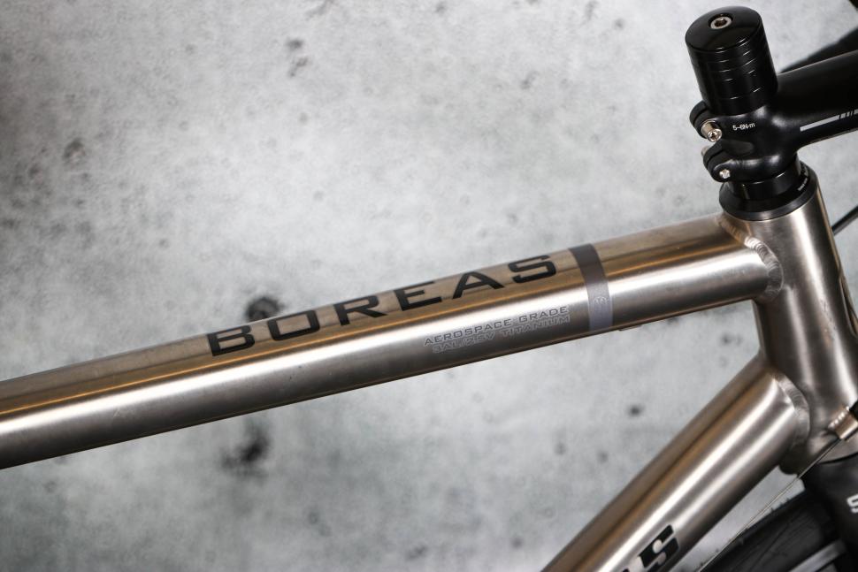 2023 Van Nicholas Boreas - top tube.jpg