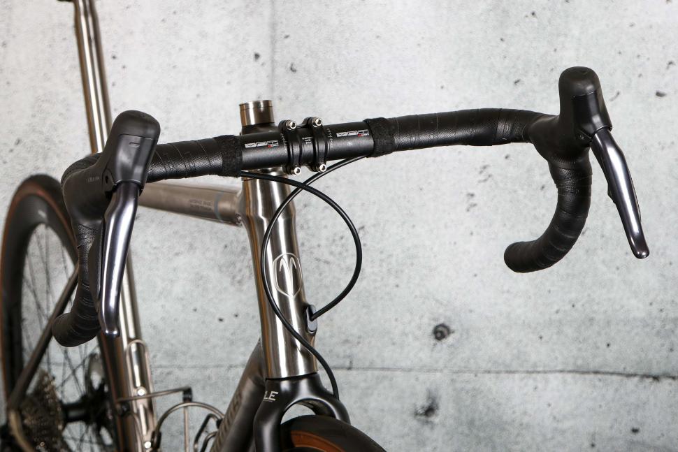 2023 Van Nicholas Zephyr - bars 1.jpg