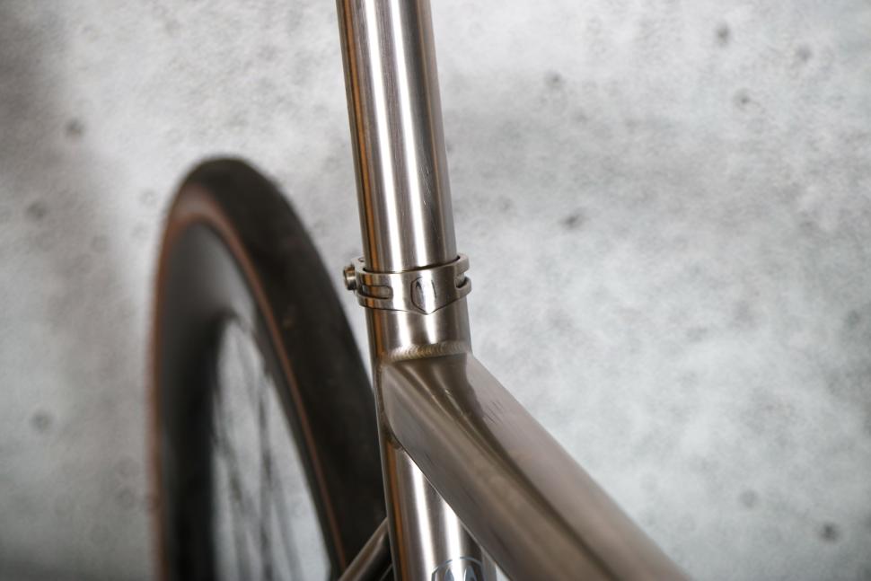 2023 Van Nicholas Zephyr - seat post collar.jpg