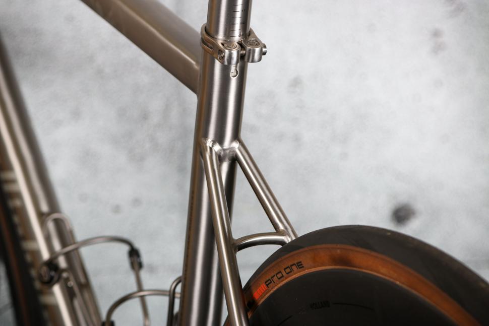 2023 Van Nicholas Zephyr - seat stays 2.jpg