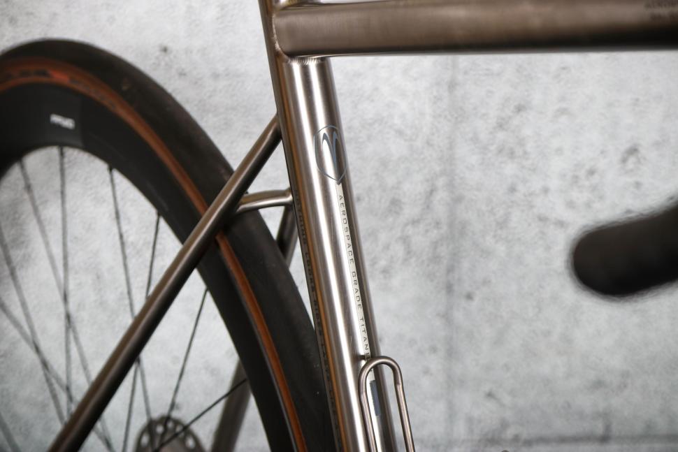 2023 Van Nicholas Zephyr - seat tube detail.jpg