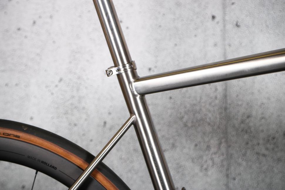 2023 Van Nicholas Zephyr - seat tube junction.jpg
