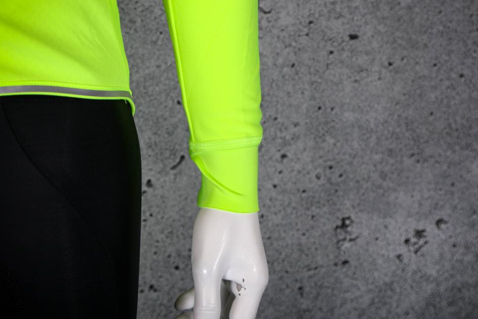2023 Van Rysel Men's Long-Sleeved Road Cycling Winter Jacket Racer Extreme - cuff.jpg