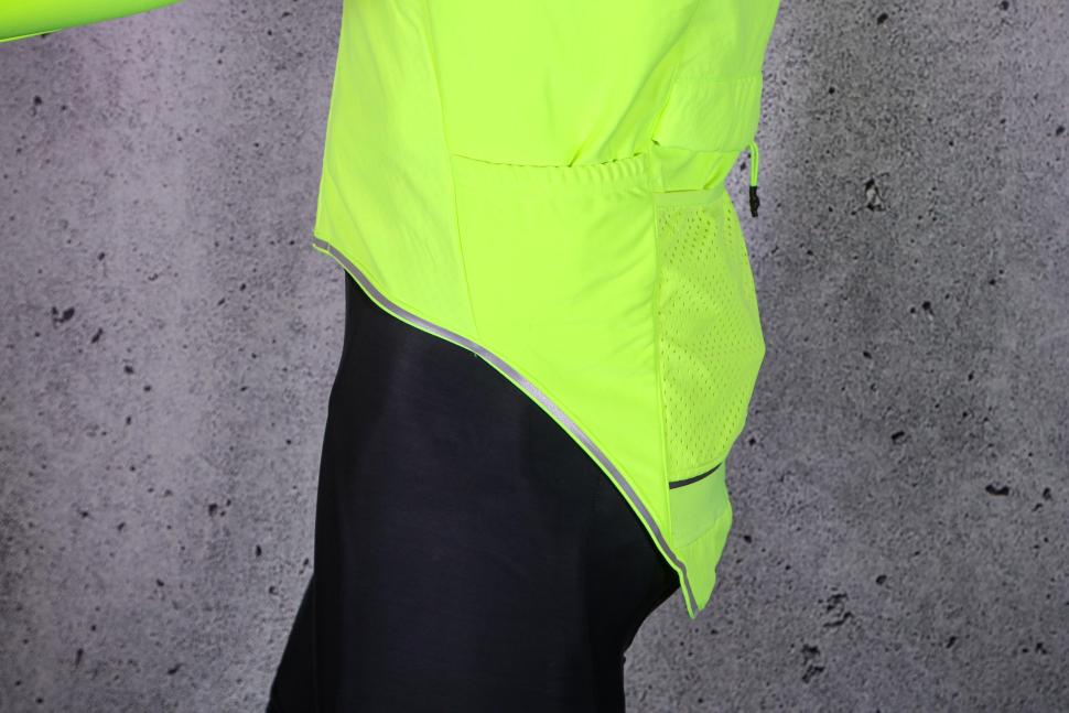 2023 Van Rysel Men's Long-Sleeved Road Cycling Winter Jacket Racer Extreme - drop.jpg