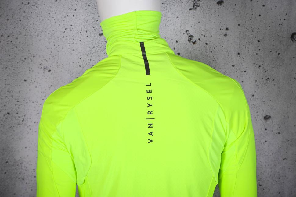 2023 Van Rysel Men's Long-Sleeved Road Cycling Winter Jacket Racer Extreme - shoulders.jpg