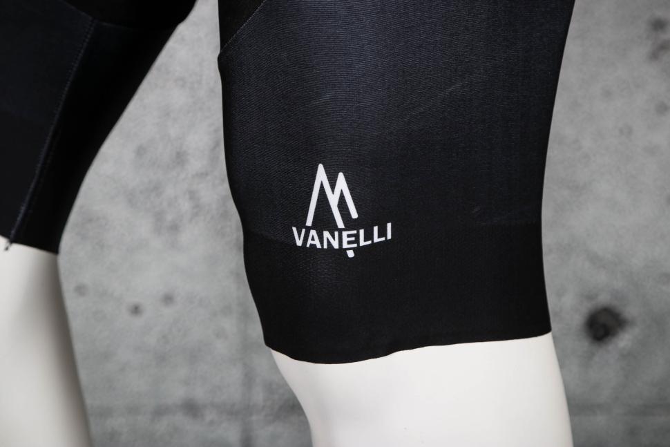 2023 Vanelli Proline Bib Shorts - cuff.jpg