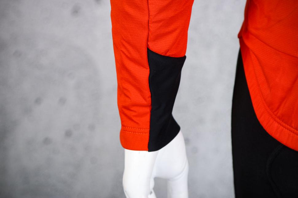2023 Velocio Alpha Merino Air Jacket - cuff.jpg