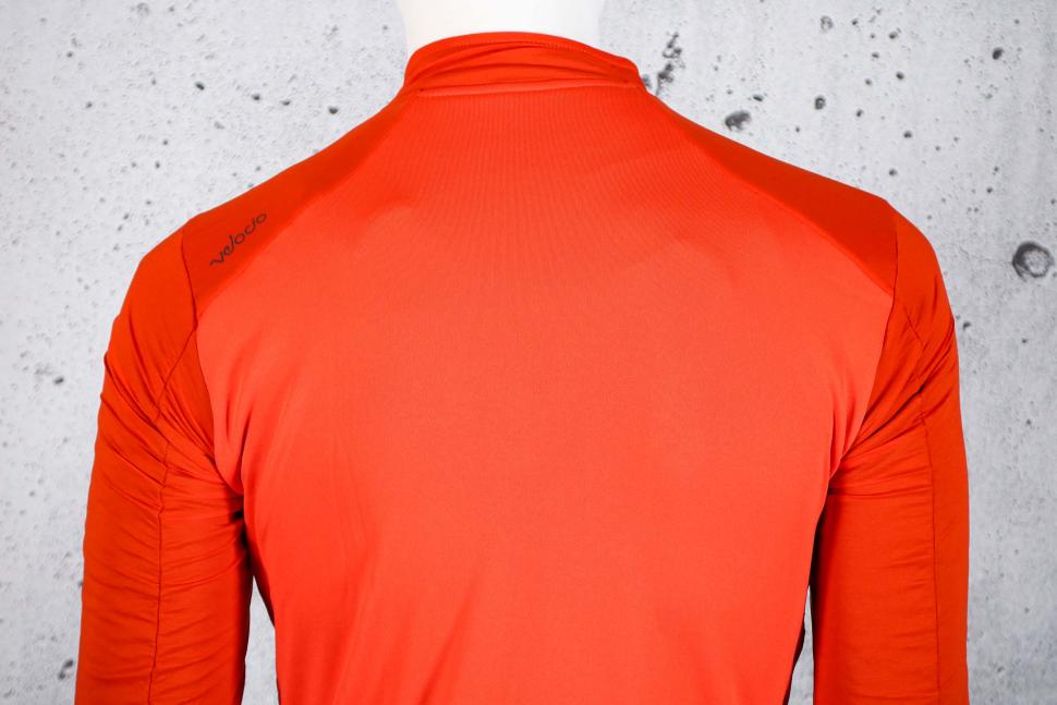 2023 Velocio Alpha Merino Air Jacket - shoulders.jpg
