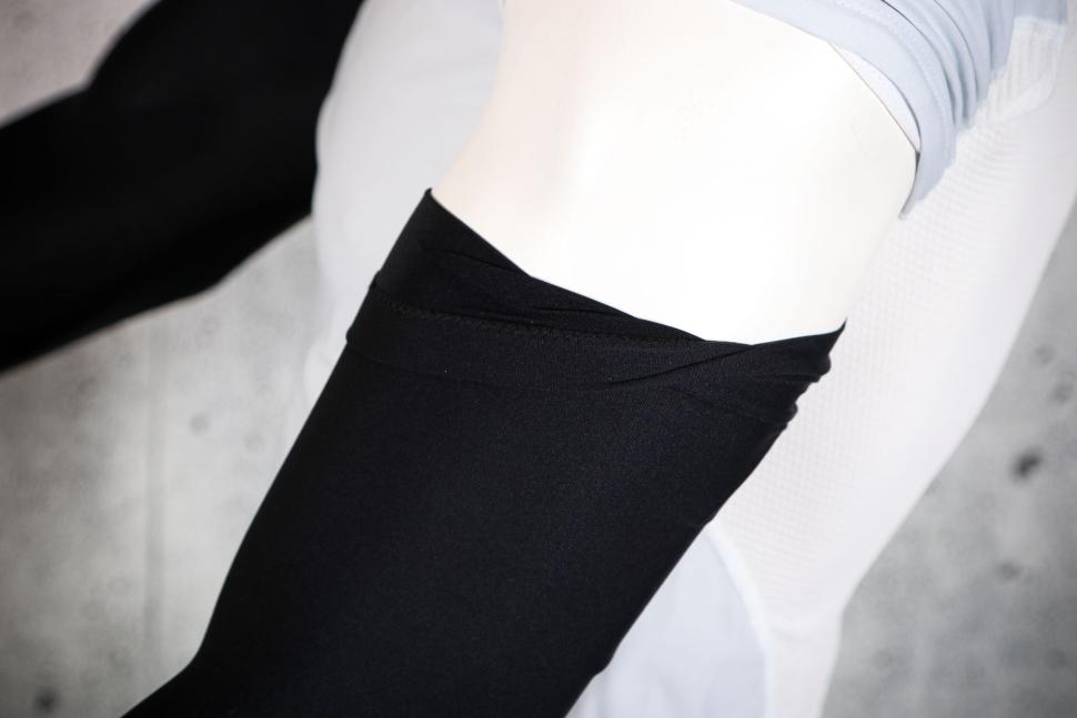 2023 Velocio Arm Warmer - top cuff 2.jpg