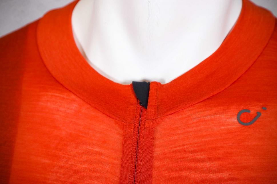 2023 Velocio Concept Merino Long Sleeve Jersey - collar.jpg