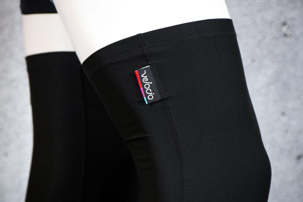 2023 Velocio Leg warmer - logo tab