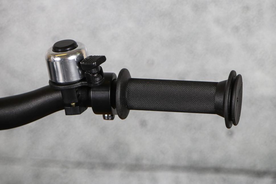 2023 Vitus 14 Kids Bike - grip.jpg