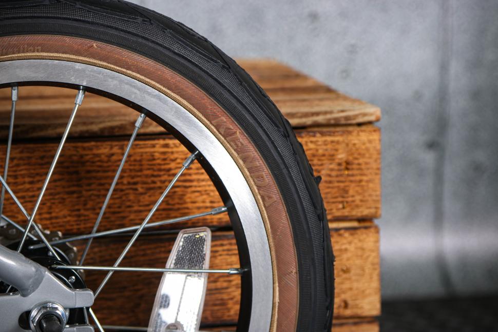 2023 Vitus 14 Kids Bike - rim and tyre.jpg