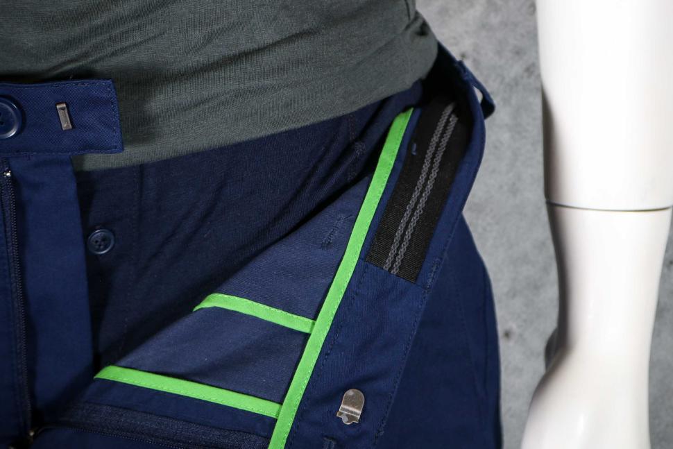 2023 Vulpine Mens Rain Trousers - lining.jpg