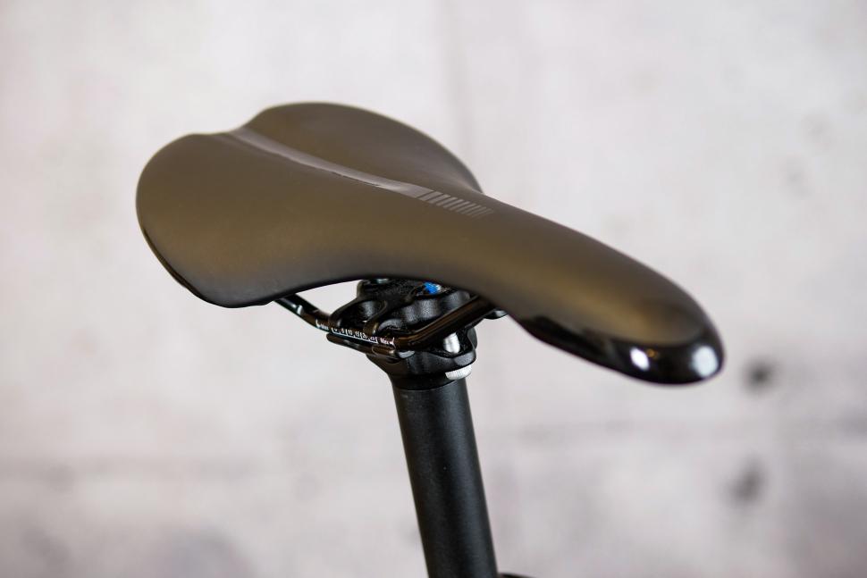 2023 Wahoo Kickr Bike Shift - saddle.jpg