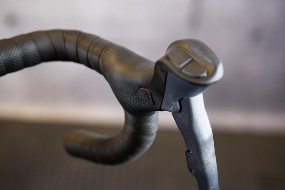 2023 Wahoo Kickr Bike Shift - shifter buttons 1.jpg