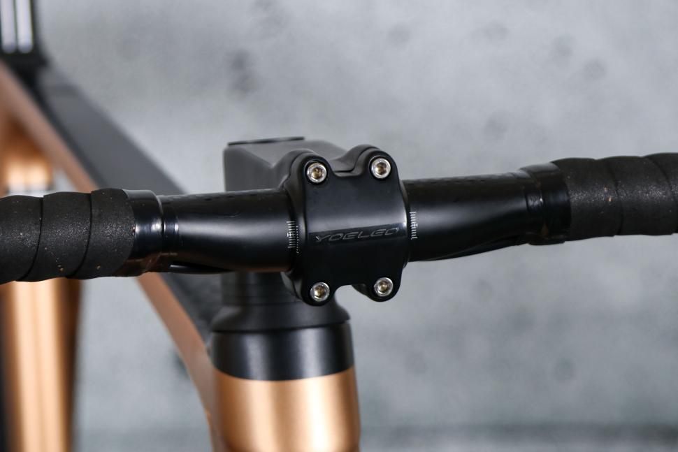 2023 Yoeleo G21 DB PRO Gravel Bike - bars 2.jpg