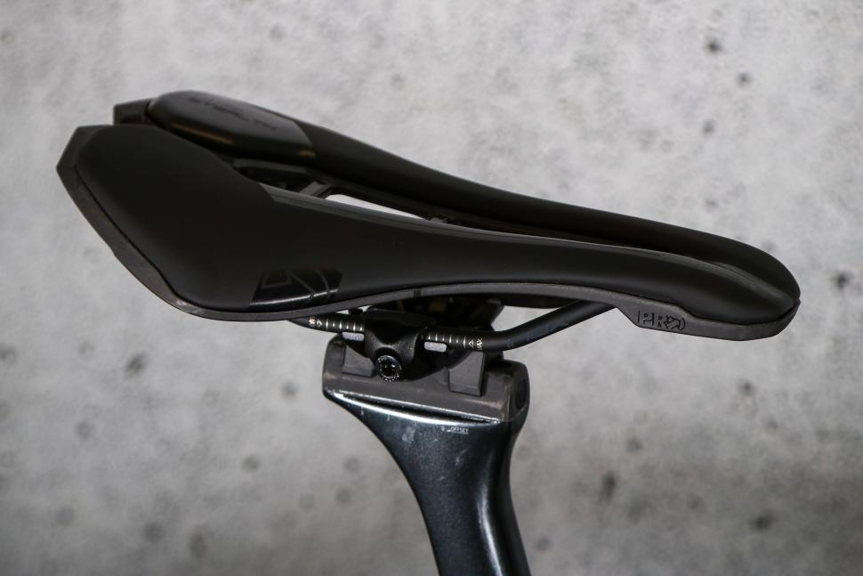 2023 Yoeleo G21 DB PRO Gravel Bike - saddle.jpg