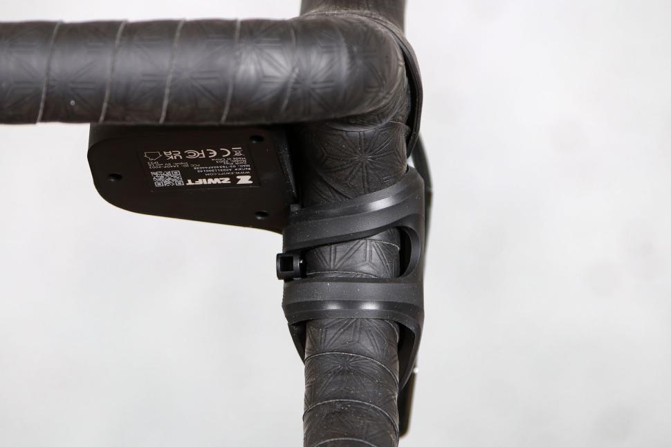2023 Zwift Play - strap 2.jpg