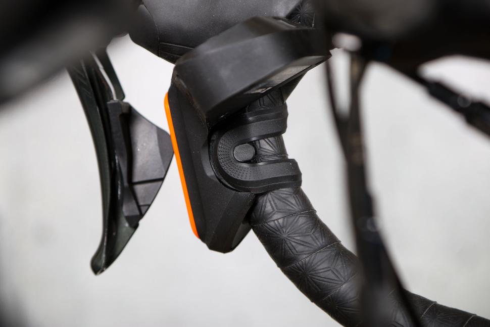 2023 Zwift Play - strap 3.jpg