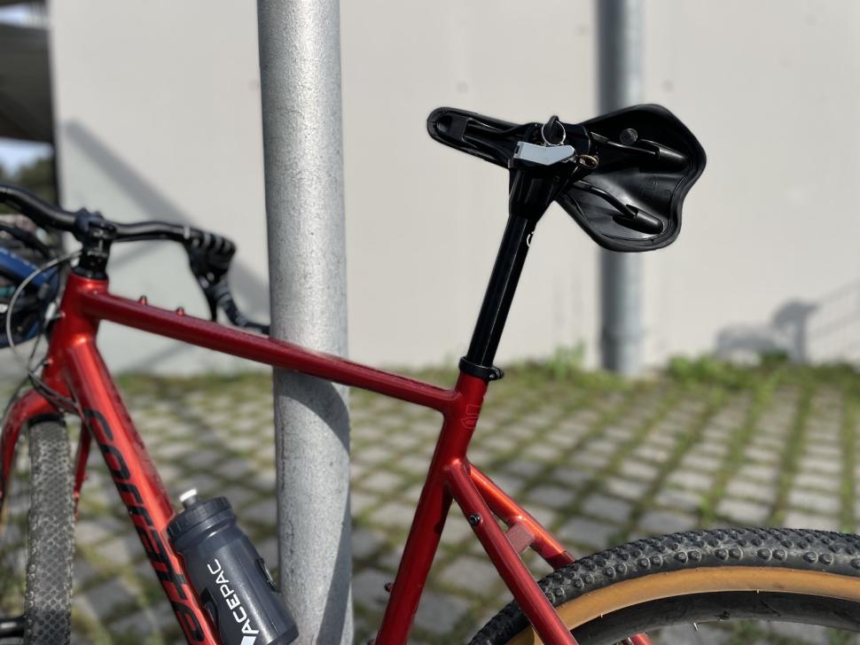 Uplock seatpost