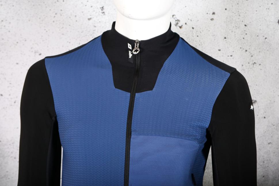 2024 Assos EQUIPE R HABU WINTER JACKET S11 - chest.jpg