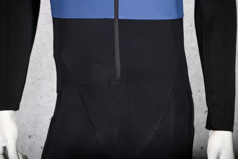 2024 Assos EQUIPE R HABU WINTER JACKET S11 - hem.jpg
