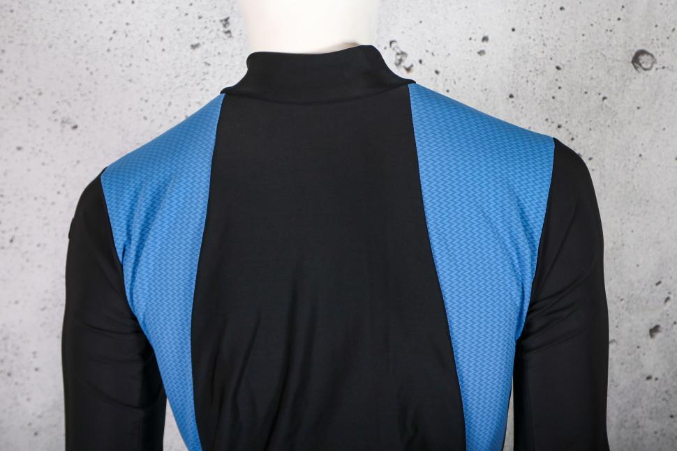 2024 Assos MILLE GT HASHOOGI WINTER JACKET S11 - shoulders.jpg