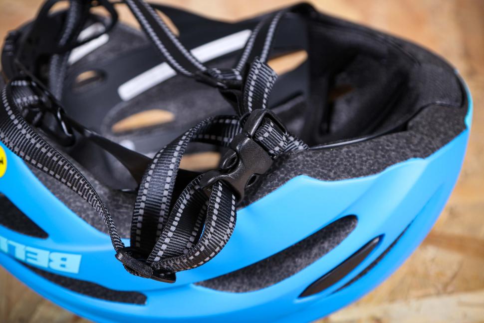 2024 Bell Avenue Mips Road Helmet - clip.jpg