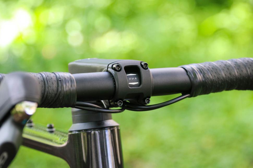 2024 Bergamont Grandurance RD Elite - bars 2.jpg