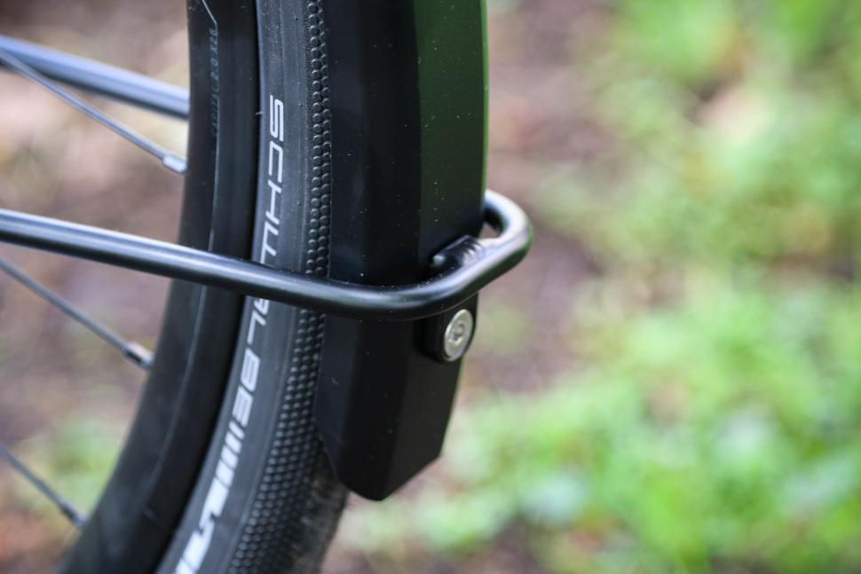 2024 Bergamont Grandurance RD Elite - front mudguard detail.jpg