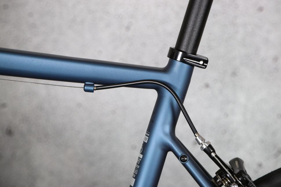 2024 Boardman SLR 8.6 - cable route 2.jpg