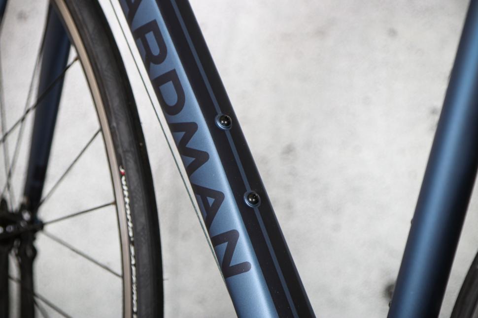 2024 Boardman SLR 8.6 - down tube bosses.jpg