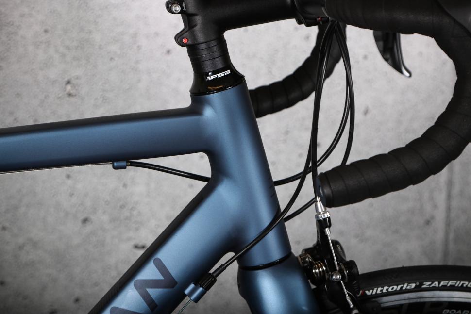 2024 Boardman SLR 8.6 - head tube.jpg
