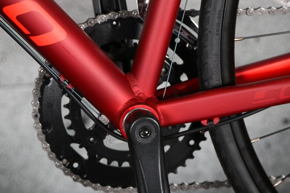 2024 Carrera Vanquish - bottom bracket.jpg