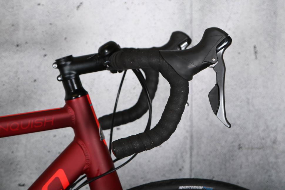 2024 Carrera Vanquish - drop bar and lever.jpg