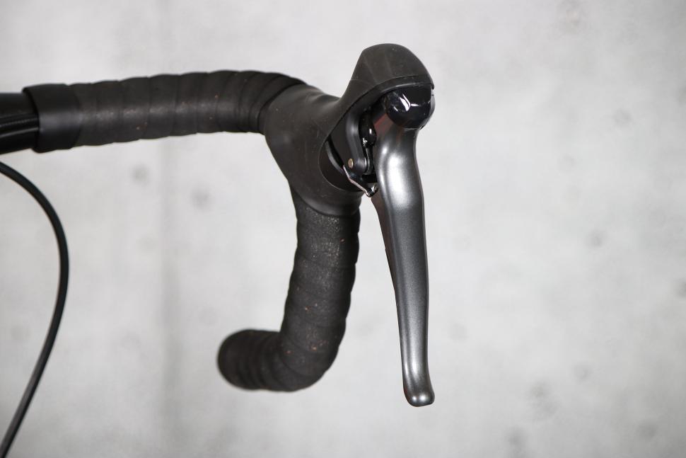 2024 Carrera Vanquish - lever.jpg
