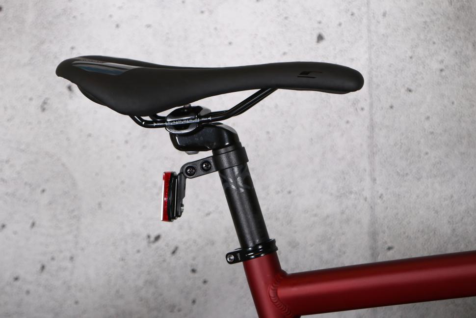 2024 Carrera Vanquish - saddle and seat post.jpg